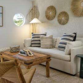 Private Balcony and Coastal Escape, ξενοδοχείο σε Summerland