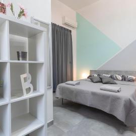 EG House, готель у місті Сарно