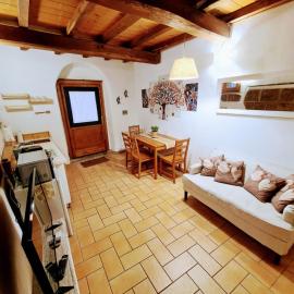 Mad House Sutri Home Sweet Home Viterbo, hotel em Sutri