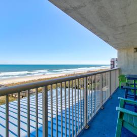 Pelican Watch 302 by Carolina Beach Realty, hotel in Carolina Beach
