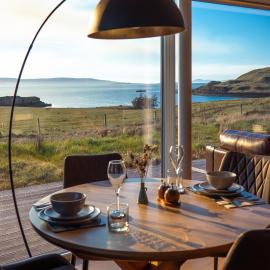 Skye Earth House - Luxury - self-catering, hotel a Earlish