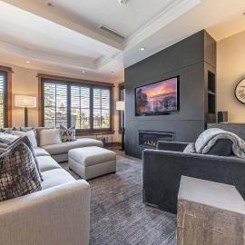Iron Horse Lodge South 302 by East West Hospitality