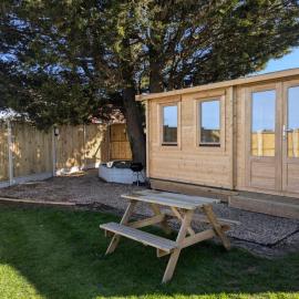 The Homestead Compact With private Lazy spa, hotel a Northbourne