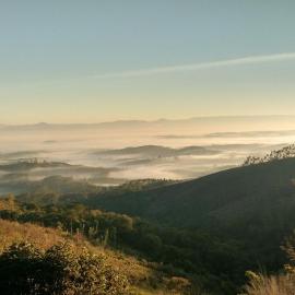 Refúgio no Topo da Montanha em sítio agroflorestal, hotel em Caçapava