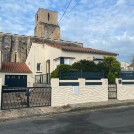 Loue maison quartier calme, готель у місті Руаян