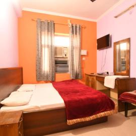 New Samrat Hotel & Restaurant, hotel a Srīnagar