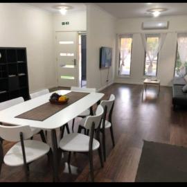 Serenity Home 11 by Hiverooms, hotel a Pakenham