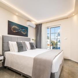 Diamante Del Mar Phaedra Modern Beachfront Apartment