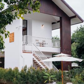 Pabhatra Local Stay Phatthalung, hotel v destinaci Ban Ai Yai