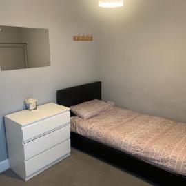 North London Room, hotel in Enfield Lock