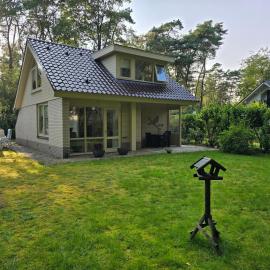 Vakantiewoning Bosvogel, Hotel in Holten