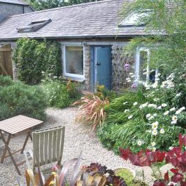 Chyenhal Garden Cottage near Mousehole and the sea