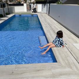 Frontsea Beach bungalow with swiming pool and long terrace, hotel u gradu San Havijer