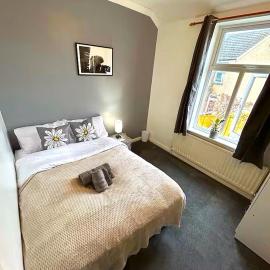 5BR House w Garden Near Stadium、モファットのホテル