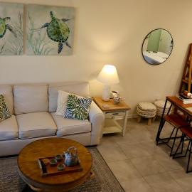 Entire Townhome Minutes from Beach and Airport, hotel in Yulee