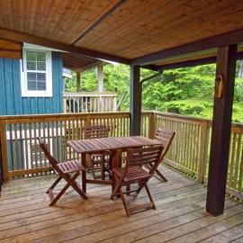 Tide and Trail- Cabin in Ucluelet, hotel em Ucluelet