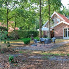 Three-Bedroom Holiday Home In Hoge Hexel, hotel din Hoge-Hexel
