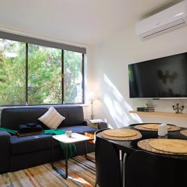 Cozy Hommee In Between CBD & Airport - Free Parking & Self Check-In