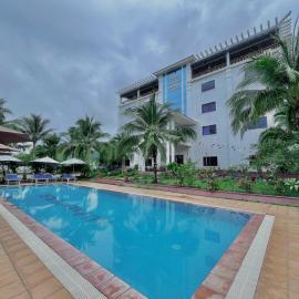 Au Paradis Bleu Hotel, hotel u gradu Kep