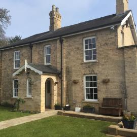 Wayside , 3 bed , 2 bath charming house close to Lincoln
