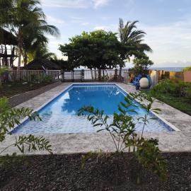 Apo Breeze Resort, hotel in Sampong