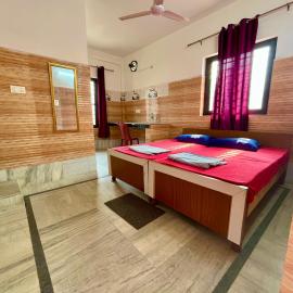 Rishīkesh में, होटल Laxmi Lodge