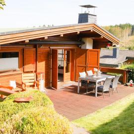 Holzhaus Hubertus mit Sauna und Kamin, ξενοδοχείο σε Meschede
