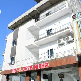Hotel Deep Nisha, hotel a Khātu