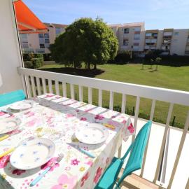 Studio cabine, terrasse au Grau-du-Roi, proche plage et commerces - FR-1-307-96