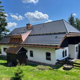 Schwarzwald-Villa mit Indoor-Pool, hotel v destinaci Feldberg