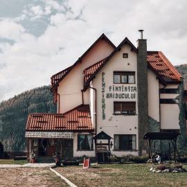 Fântâniţa Haiducului - Refugiu în natură & bucătărie locală, hotel i Ciungetu