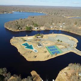 Lakeview! - Close to Skiing - Includes Firepit & Game Room!, hotelli kohteessa Arrowhead Lake