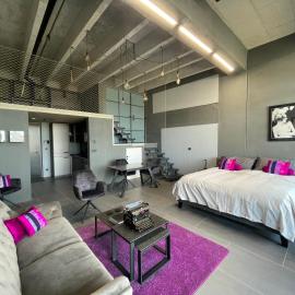 Luxe Studio - air-conditioned, quiet Prague suburb