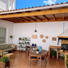 Domus Belle Home Valencia، فندق في Foyos