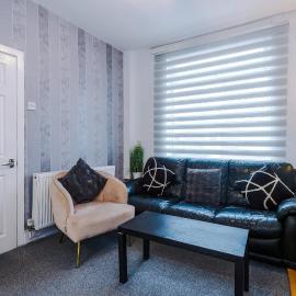 House in Wallasey 2BR with Free Parking accomodates Sleeps 4, hôtel à Seacombe