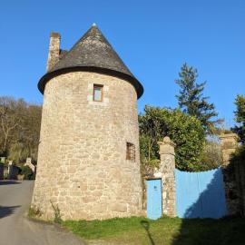 La tour médiévale du Château de la Carrée
