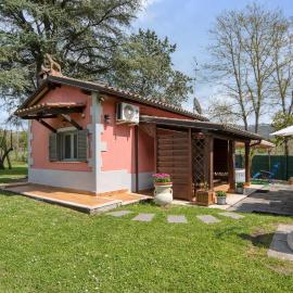 Lovely Home In Montefiascone, hotel sa Montefiascone