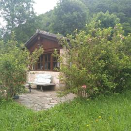 Cozy holiday house for two in marvelous nature, hotel a Yera
