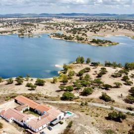 Monte dos Alpendres I Farmhouse, hotel u gradu 'Serpa'