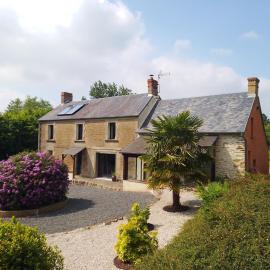 Chez Camille et Pierre, hotel u gradu 'Bourgvallées'