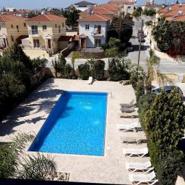 STOP! Book Now 3 Bedroom Large Apartment in Oroklini, hotel a Voroklini