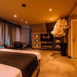 Hotel Buren, hotell i Buren