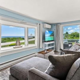 The 1A Escape Deck w Ocean Views Walk to Beach