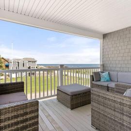 Sunrise Sanctuary Walk to Wallis Ocean Views, hotel en Rye