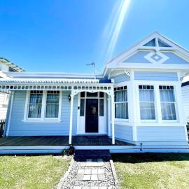 Big, beautiful villa - central Napier, hotel in Napier