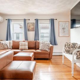 NEW! Family-Friendly Getaway -1 Mi to Dtwn Salem w Roof Deck & Tiki Bar