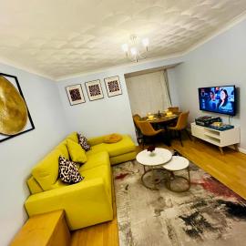 Pristine 2B Guest house near Luton Airport, L&D Hospital, Whipsnade Zoo & Leagrave Train Stn, Contractors