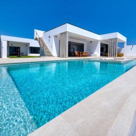 White House - Fire pit and Private pool By Lanzarote Vacation Homes, hotel in Puerto Calero