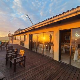 Wavecrest Beach Hotel & Spa, хотел в Centani
