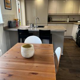 Modern, well-equipped and comfortable 3-bed home in lovely Shropshire village, hotel en Edgmond